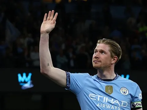 Tiền vệ De Bruyne giảm mạnh lương để gia nhập Napoli