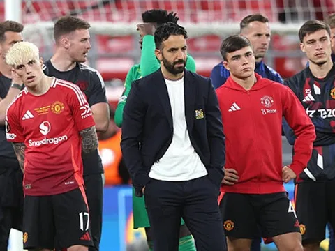 Huấn luyện viên Ruben Amorim muốn xin lỗi cổ động viên Man United