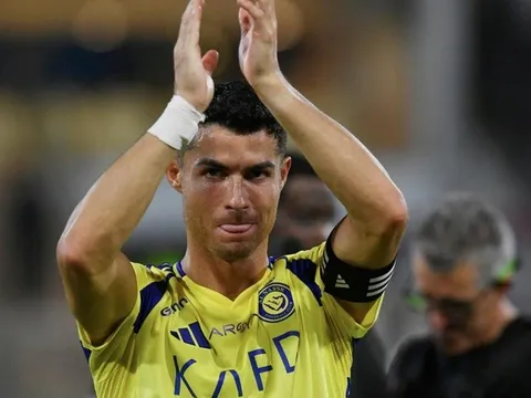 Man United mạnh tay mua sắm trong Hè 2025, C.Ronaldo bất ngờ đổi ý về tương lai