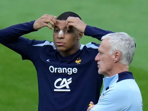 Huấn luyện viên Didier Deschamps tin Kylian Mbappe có thể giành Quả bóng Vàng 2025