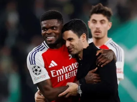 Thanh lọc đội hình, Arsenal chia tay với 17 cầu thủ