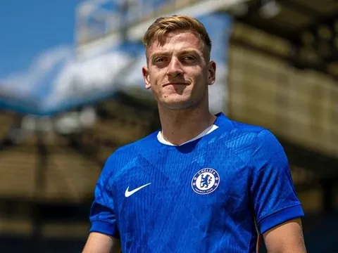 Chelsea đón tân binh đầu tiên, Man United chính thức hỏi mua Bryan Mbeumo