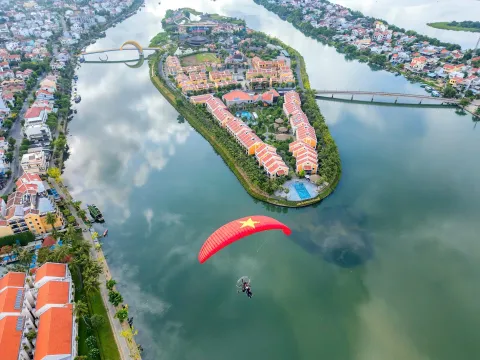 Giải Bay biểu diễn và Thi đấu dù lượn “Kết nối bầu trời” Quảng Nam