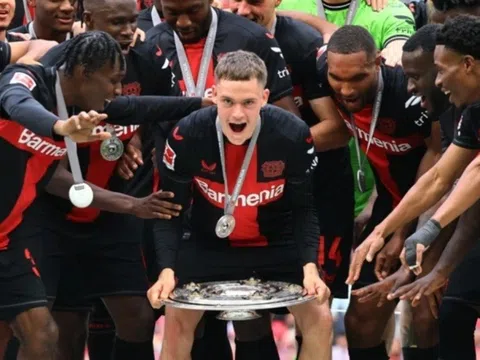 Liverpool phá loạt kỷ lục khi chiêu mộ Florian Wirz