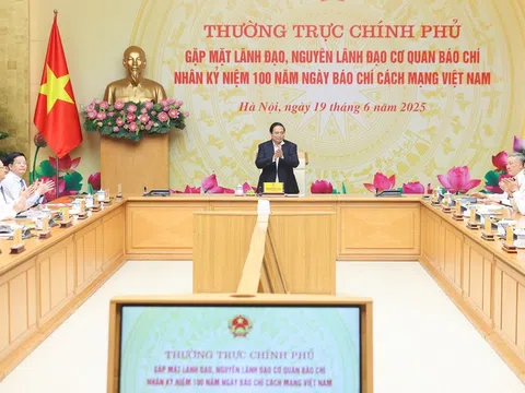 Thủ tướng yêu cầu xây dựng Nghị quyết của Chính phủ về đặt hàng với báo chí