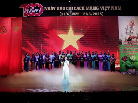 Mãi mãi tấm lòng son - Ngòi bút sắc