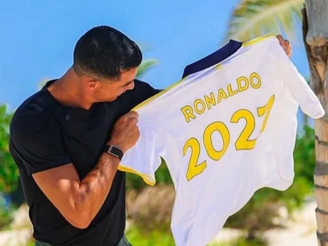 Cristiano Ronaldo ký hợp đồng 2 năm với Al Nassr, nhận đãi ngộ hàng đầu thế giới