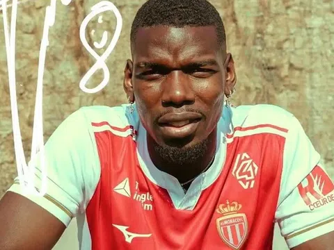 Paul Pogba bật khóc khi ký hợp đồng với Monaco