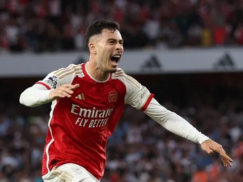 Sao Arsenal nhận lương khủng nếu trở thành đồng đội của C.Ronaldo