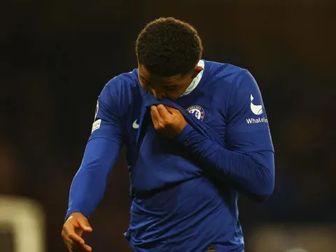 Chelsea và Aston Villa nhận án phạt nặng từ UEFA