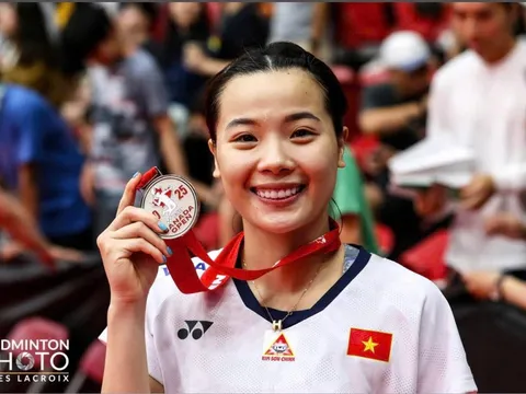 Nguyễn Thùy Linh giành ngôi á quân Canada Open 2025 sau trận chung kết căng thẳng