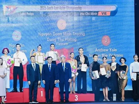 Cặp đôi Phan Hiển - Thu Hương giành 3 huy chương vàng tại Giải Khiêu vũ Thể thao Đông Nam Á 2025