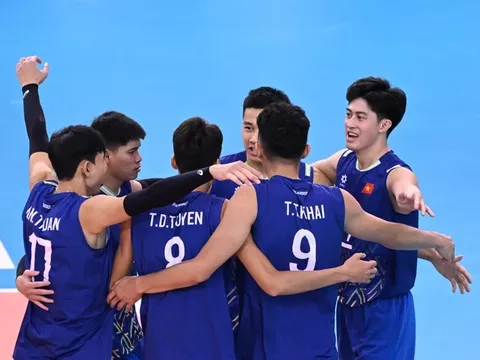 Giải Bóng chuyền SEA V.League 2025: Tuyển nam Việt Nam ngược dòng thắng Thái Lan
