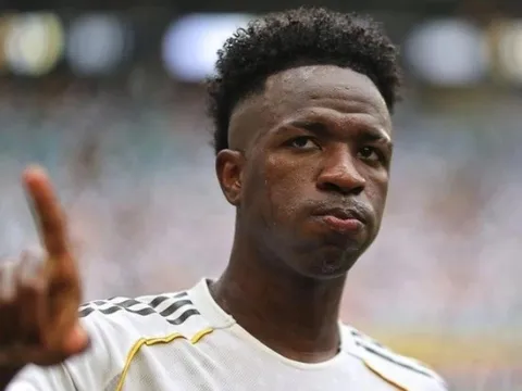 Bất mãn với huấn luyện viên Alonso, Vinicius bị Real Madrid rao bán