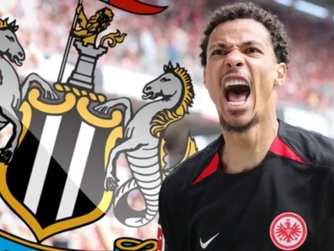 Newcastle vượt mặt Man United trong cuộc đua giành tiền đạo Hugo Ekitike