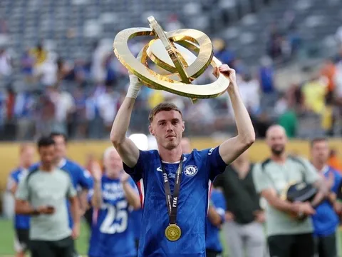 Man City ra giá kỷ lục để hỏi mua Cole Palmer