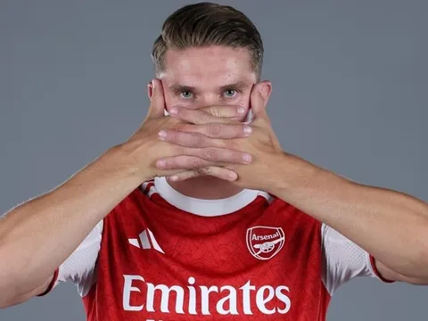Arsenal chính thức công bố hợp đồng với “bom tấn” Viktor Gyokeres
