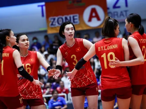 Tuyển bóng chuyền nữ Việt Nam giành ngôi á quân chặng 1 SEA V.League 2025