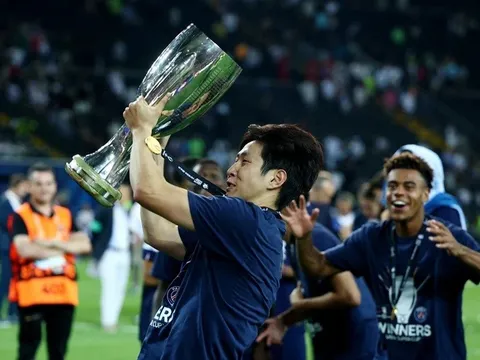 Lee Kang-in của PSG đi vào lịch sử Siêu cúp châu Âu
