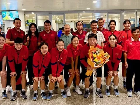 Đội tuyển bóng chuyền U21 nữ về nước