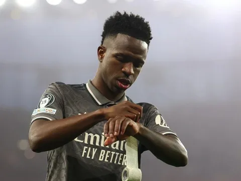 Vinicius và Real Madrid xung đột, Eduardo Camavinga được Man United nhắm đến