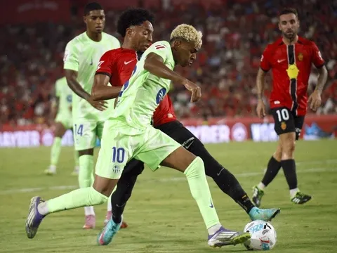 Barca gặp khó trong việc đăng ký cầu thủ mới, tương lai de Jong có bước ngoặt mới