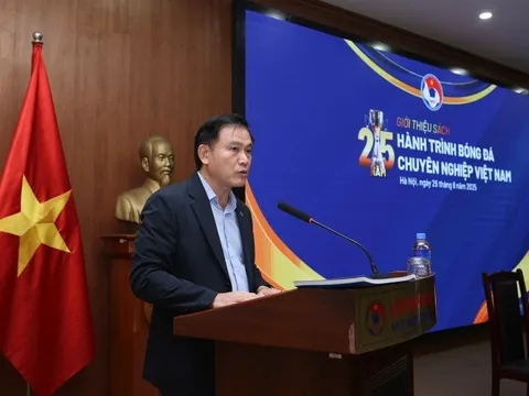 Liên đoàn Bóng đá Việt Nam ra mắt sách "25 năm hành trình bóng đá chuyên nghiệp"