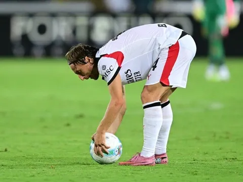 Câu lạc bộ Cremonese và tiền vệ Luka Modric ghi tên vào lịch sử Serie A