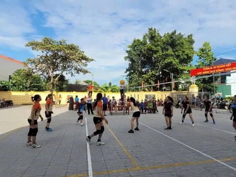 Phụ nữ phường Đồng Thuận vui, khỏe nhờ Bóng chuyền hơi