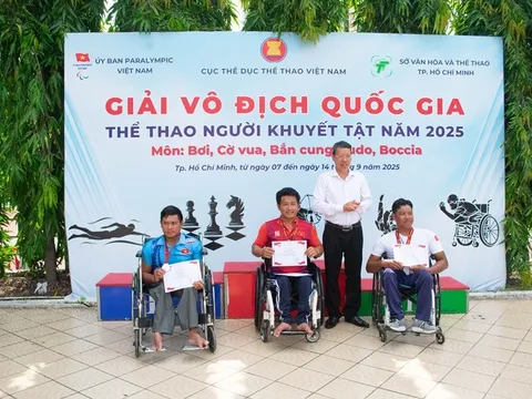 Nguyễn Thành Trung, Nguyễn Thị Sari tỏa sáng với huy chương vàng bơi 200m tự do