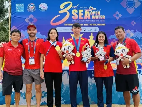 Đội tuyển Việt Nam giành huy chương vàng tiếp sức 4x1.500m hỗn hợp nam - nữ