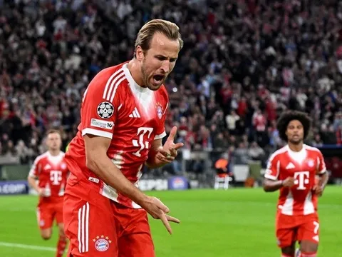 Bayern Munich nhấn chìm Chelsea, Kane phá kỷ lục của Beckham
