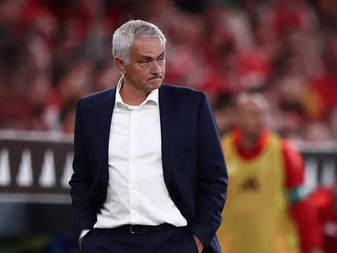 Huấn luyện viên Jose Mourinho lên tiếng về mức lương khủng tại Benfica