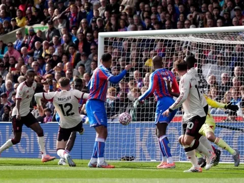 Liverpool và Man United cùng thua sốc ở vòng 6 Premier League