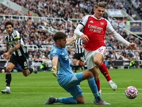 Arsenal ngược dòng kịch tính ở phút bù giờ trên sân của Newcastle