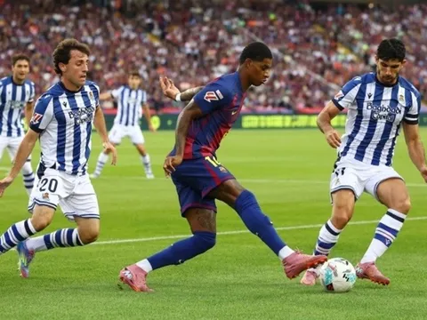 Rashford tỏa sáng, Barcelona chiếm ngôi đầu La Liga từ tay Real Madrid