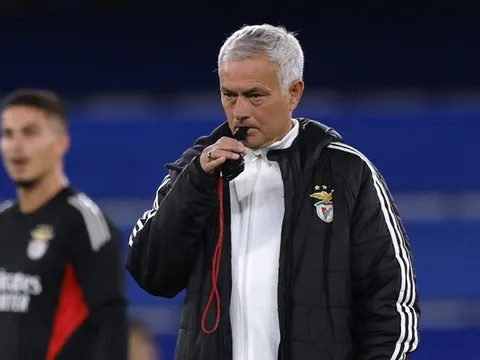 Huấn luyện viên Jose Mourinho háo hức đối đầu Chelsea tại Champions League