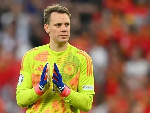 Thủ môn Manuel Neuer san bằng kỷ lục của Casillas