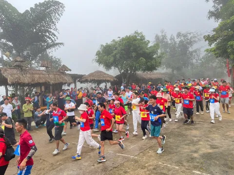 115 vận động viên tham gia Giải Việt dã “Chạy giữa đại ngàn - Khám phá bản Lao Chải 1”