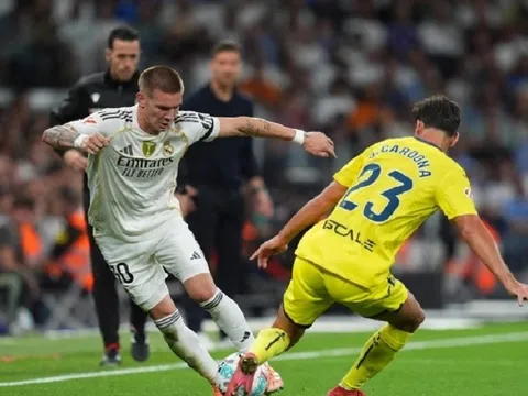 Mbappe, Vinicius rực sáng, Real Madrid đẩy Barcelona xuống vị trí thứ hai