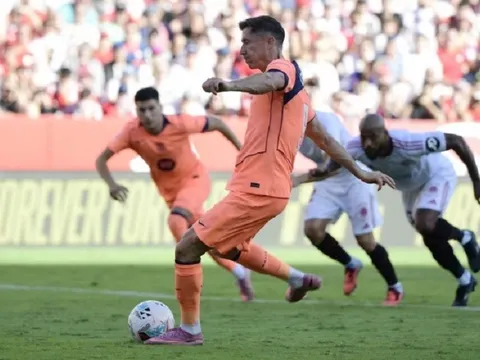 Marcus Rashford ghi bàn, Barcelona vẫn thua đậm trước Sevilla