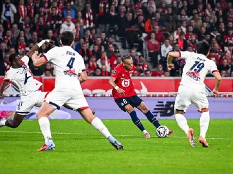 Em trai Kylian Mbappe ghi bàn giúp Lille giành điểm trước PSG