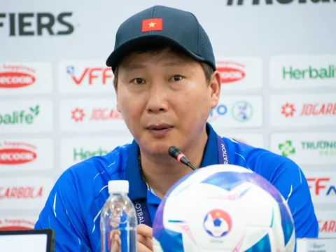 Huấn luyện viên Kim Sang-sik: “Mục tiêu của tuyển Việt Nam là thắng Nepal cả 2 trận”