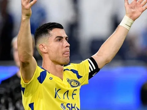 Cristiano Ronaldo thành tỷ phú USD đầu tiên của làng bóng đá
