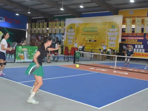 Hơn 350 tay vợt tranh tài Giải Quần vợt, Pickleball doanh nhân, Cúp bia Lowen