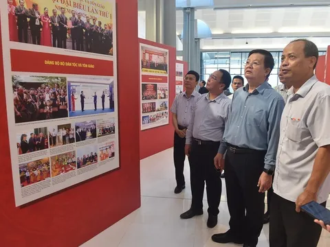 Khẩn trương hoàn thành Triển lãm ảnh, Triển lãm thành tựu văn hóa chào mừng Đại hội đại biểu Đảng bộ Chính phủ lần thứ I