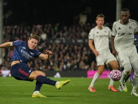 Arsenal và Man City cùng giành trọn 3 điểm trước đối thủ
