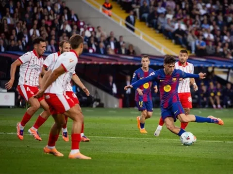Barcelona vượt Real Madrid tạm chiếm ngôi đầu La Liga