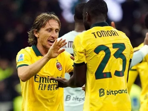 AC Milan tiếp tục thăng hoa, Como tạo địa chấn