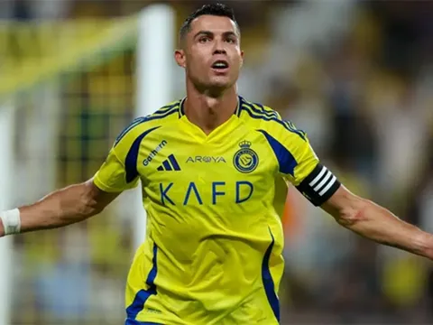 Cristiano Ronaldo muốn Al Nassr chiêu mộ tiền đạo Robert Lewandowski